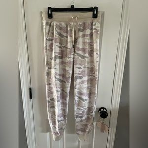 Old Navy Camo Sweatpants